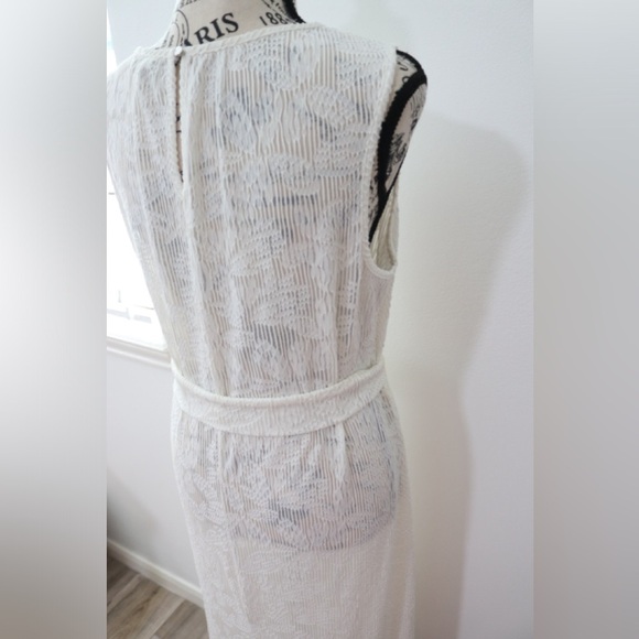 Cato White Maxi Dress Elegant Flowing Design Sz. Medium - Picture 8 of 9